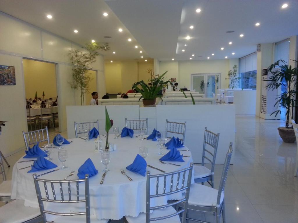 Parkway Hotel Суригао Екстериор снимка