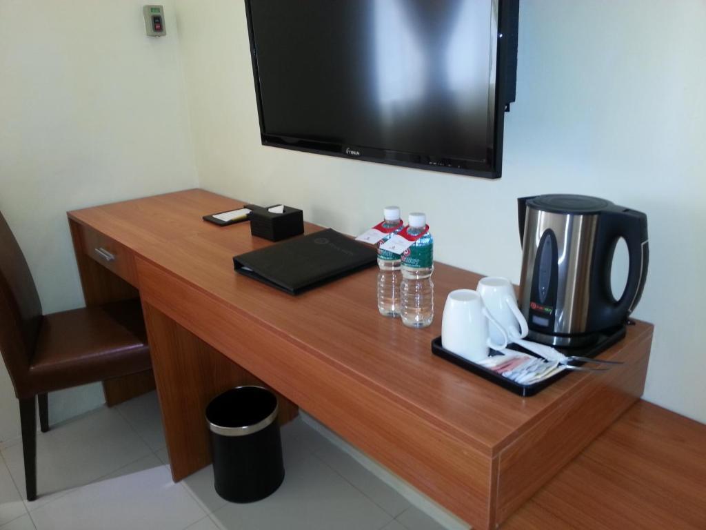 Parkway Hotel Суригао Екстериор снимка