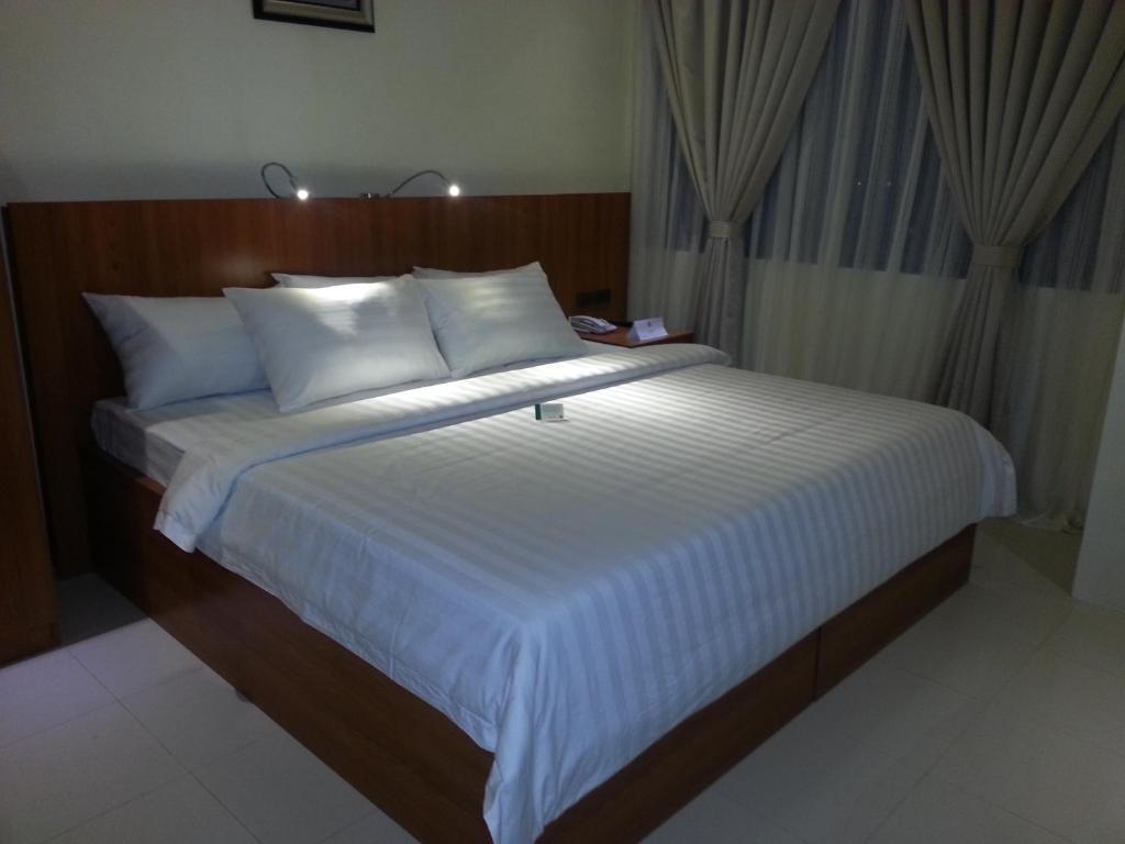Parkway Hotel Суригао Екстериор снимка