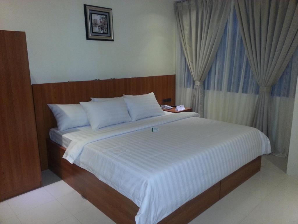 Parkway Hotel Суригао Екстериор снимка